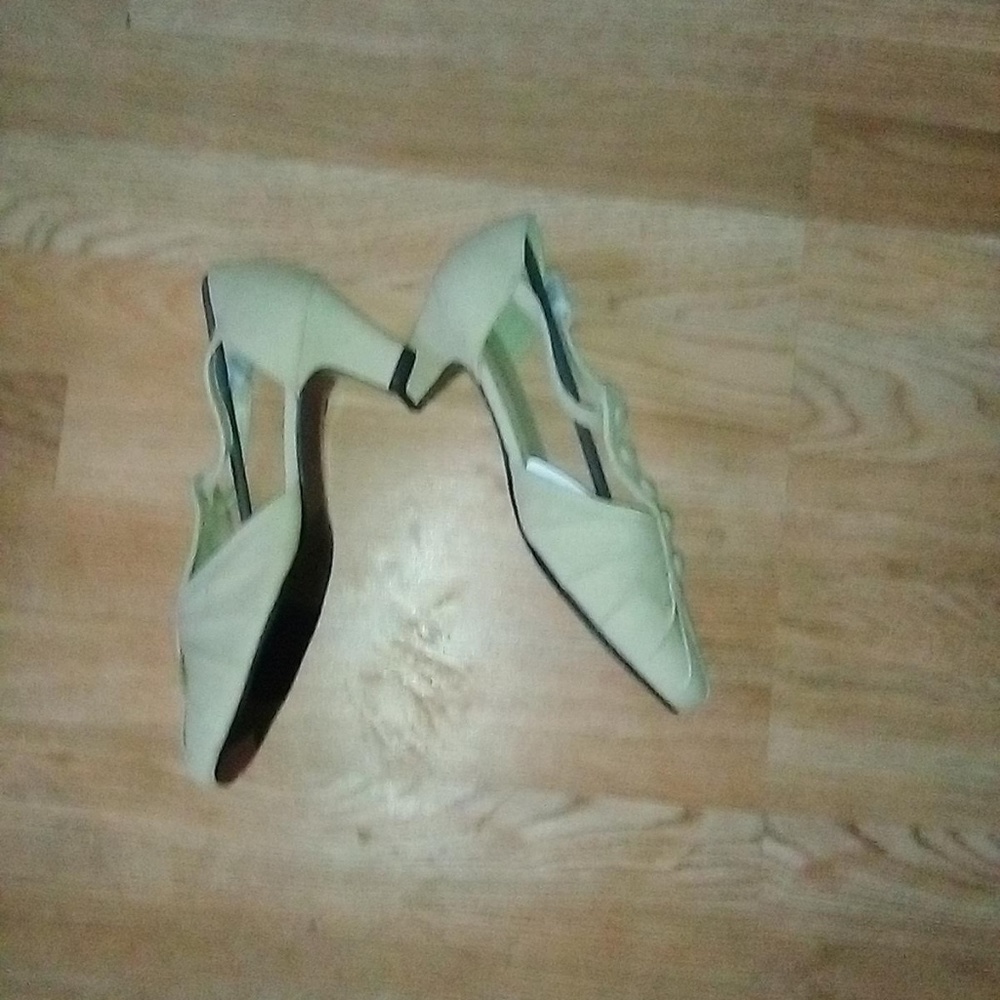Shoes - Picture 2 of 2
